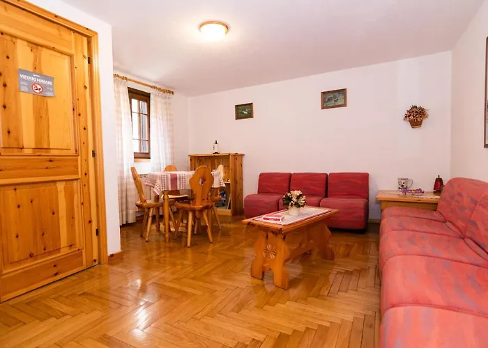 Lou Tsantelet ホテル コー​​ニュ